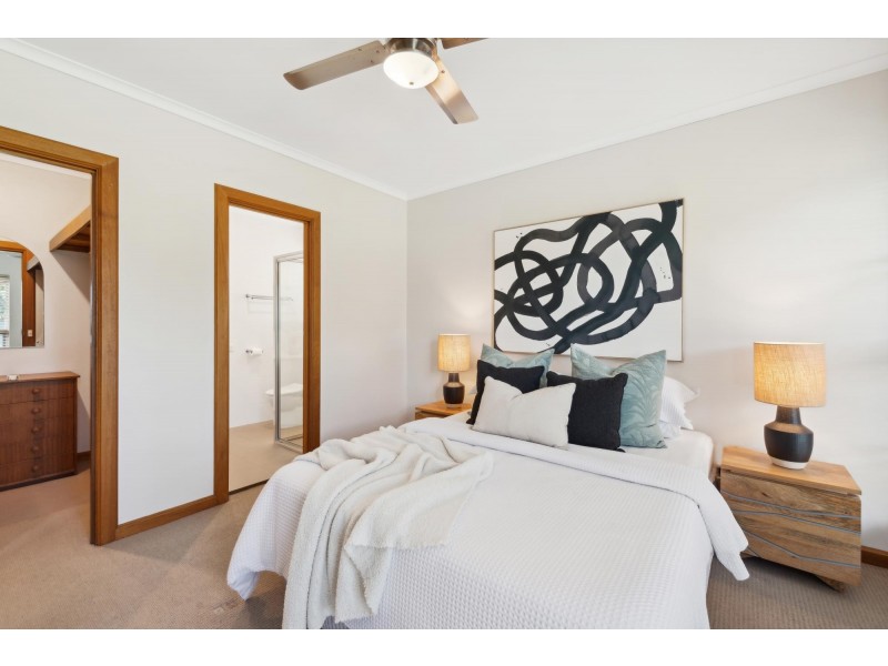 43 Heysen Crescent, West Lakes Shore SA 5020