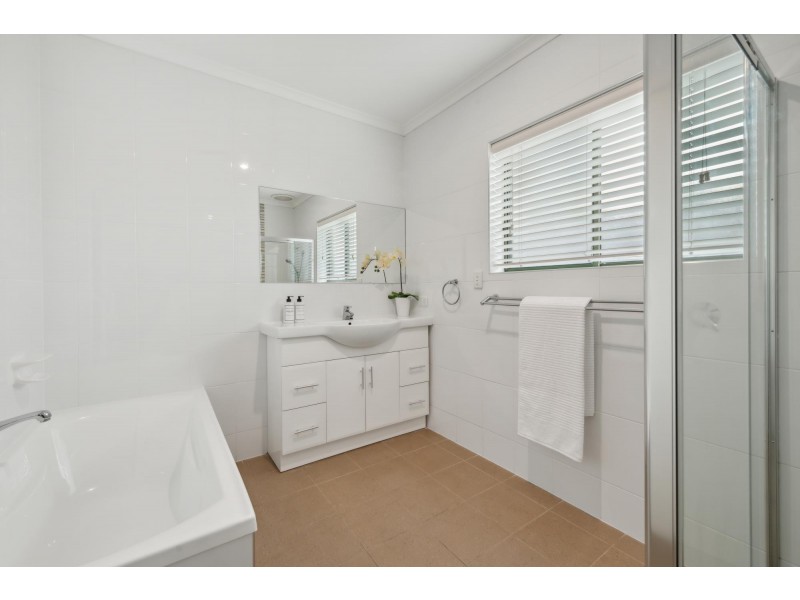 43 Heysen Crescent, West Lakes Shore SA 5020