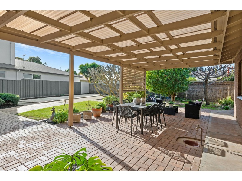 43 Heysen Crescent, West Lakes Shore SA 5020