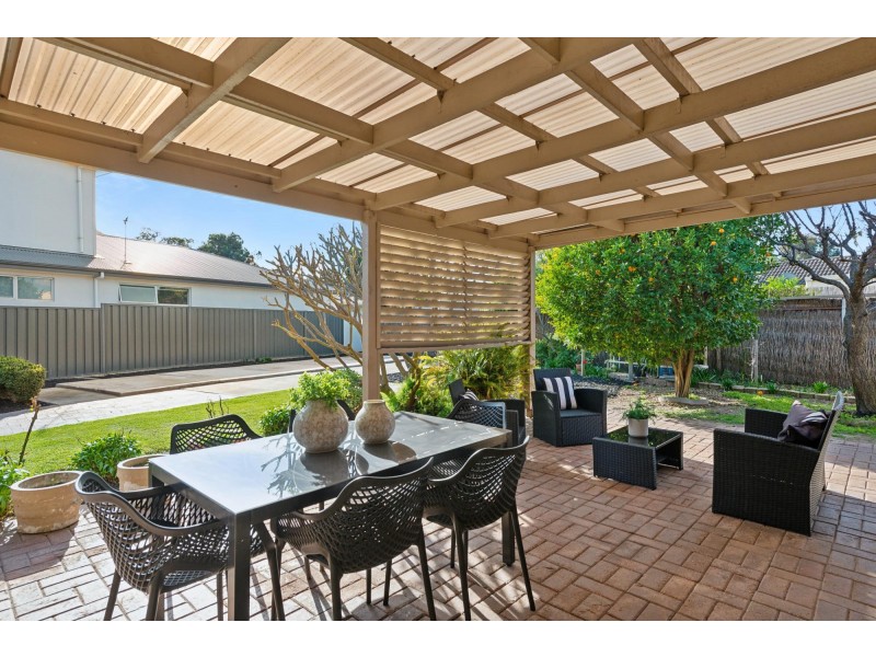 43 Heysen Crescent, West Lakes Shore SA 5020