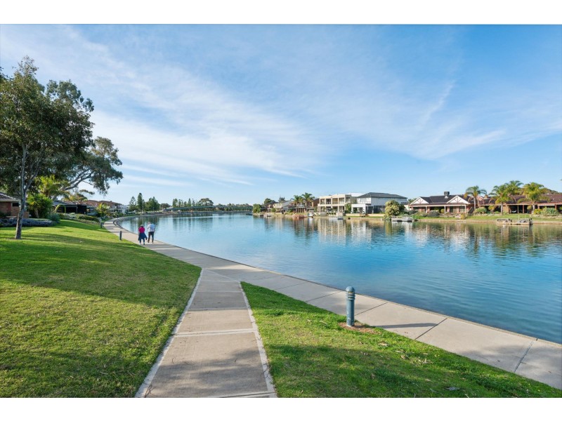 43 Heysen Crescent, West Lakes Shore SA 5020