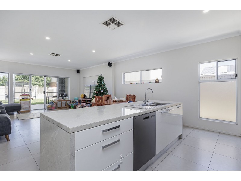 2b Foot Avenue, Seaton SA 5023