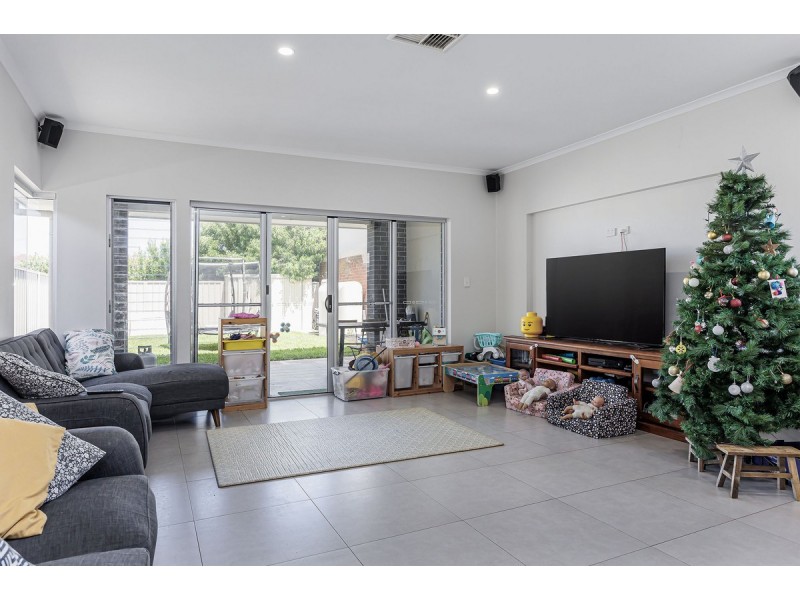 2b Foot Avenue, Seaton SA 5023