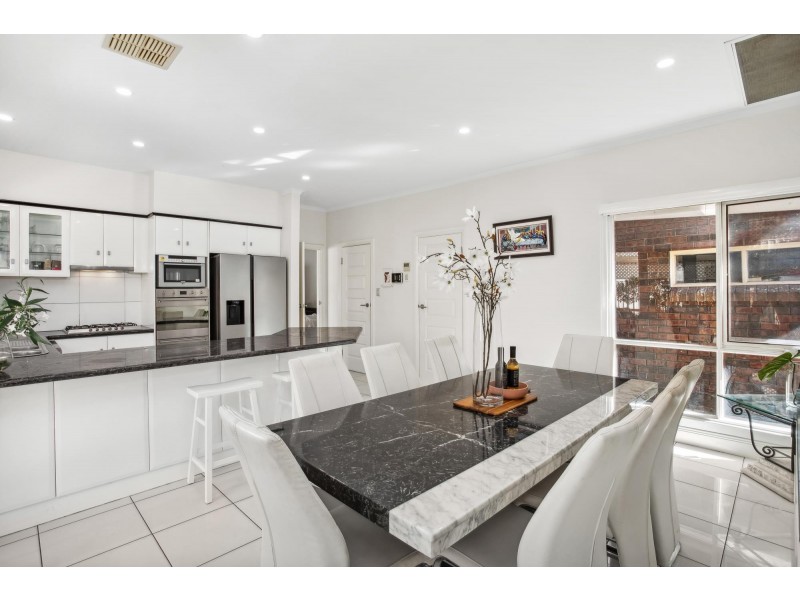 18 Frome Crescent, West Lakes SA 5021