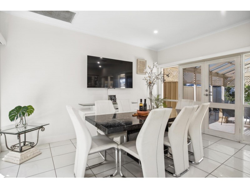 18 Frome Crescent, West Lakes SA 5021