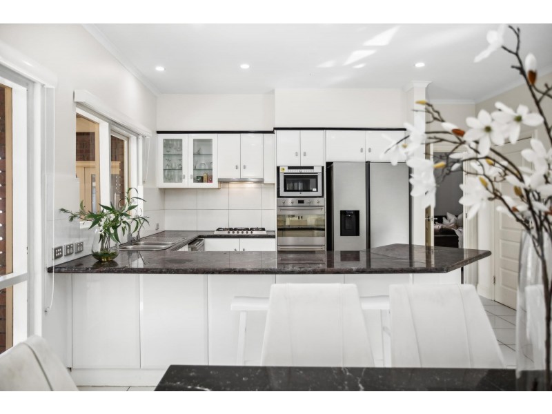 18 Frome Crescent, West Lakes SA 5021