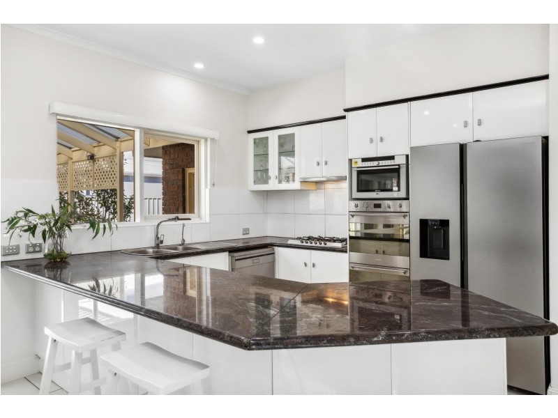 18 Frome Crescent, West Lakes SA 5021