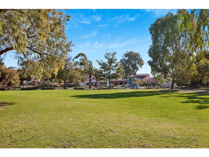 18 Frome Crescent, West Lakes SA 5021