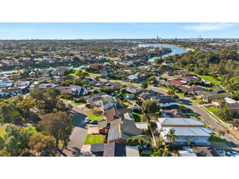18 Frome Crescent, West Lakes SA 5021