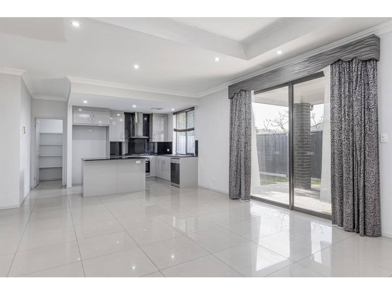2/8 Alice Street, Findon SA 5023