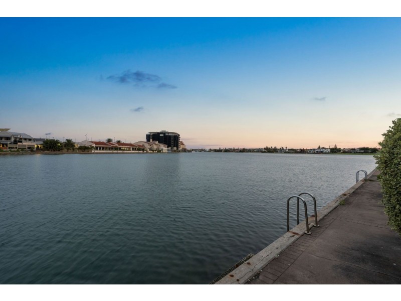 33 Martin Court, West Lakes SA 5021