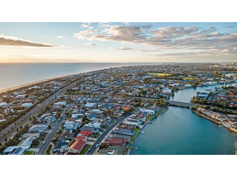 33 Martin Court, West Lakes SA 5021