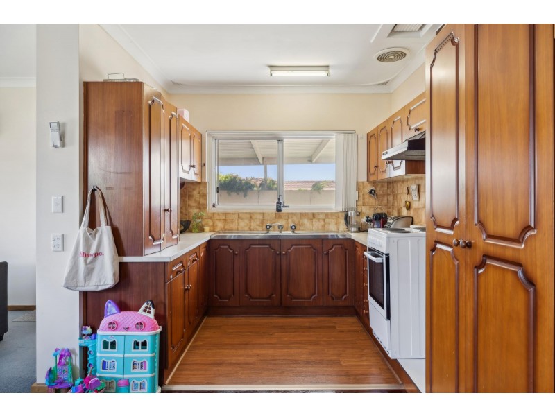 28 Dumfries Avenue, Seaton SA 5023