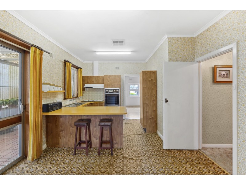 93 Trimmer Parade, Findon SA 5023