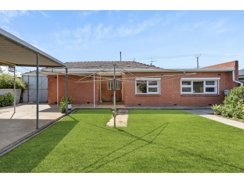 93 Trimmer Parade, Findon SA 5023