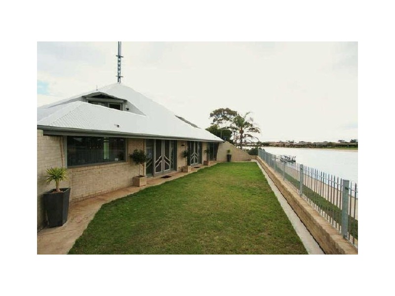 2 Dawe Court, West Lakes Shore SA 5020