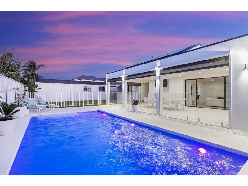 99 Lochside Drive, West Lakes SA 5021