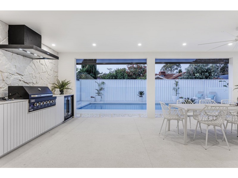 99 Lochside Drive, West Lakes SA 5021
