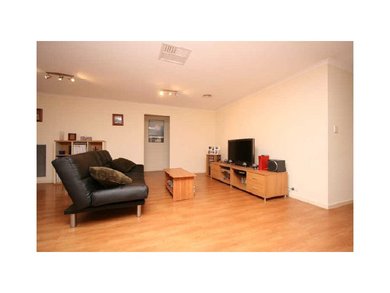 77 President Avenue, Andrews Farm SA 5114