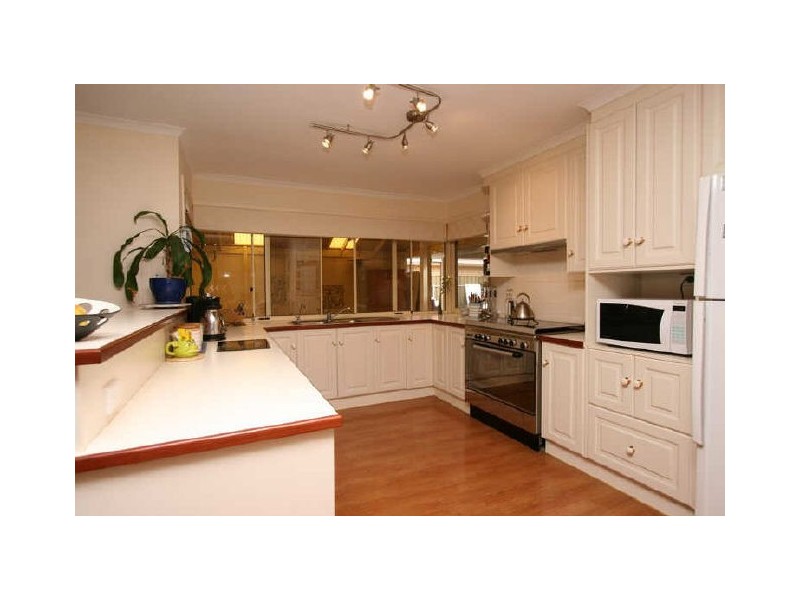 77 President Avenue, Andrews Farm SA 5114