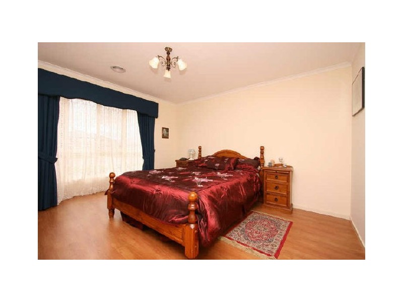 77 President Avenue, Andrews Farm SA 5114