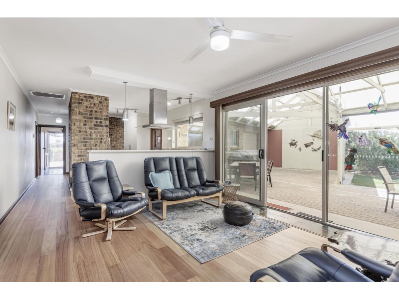 12 Martinique Court, West Lakes SA 5021