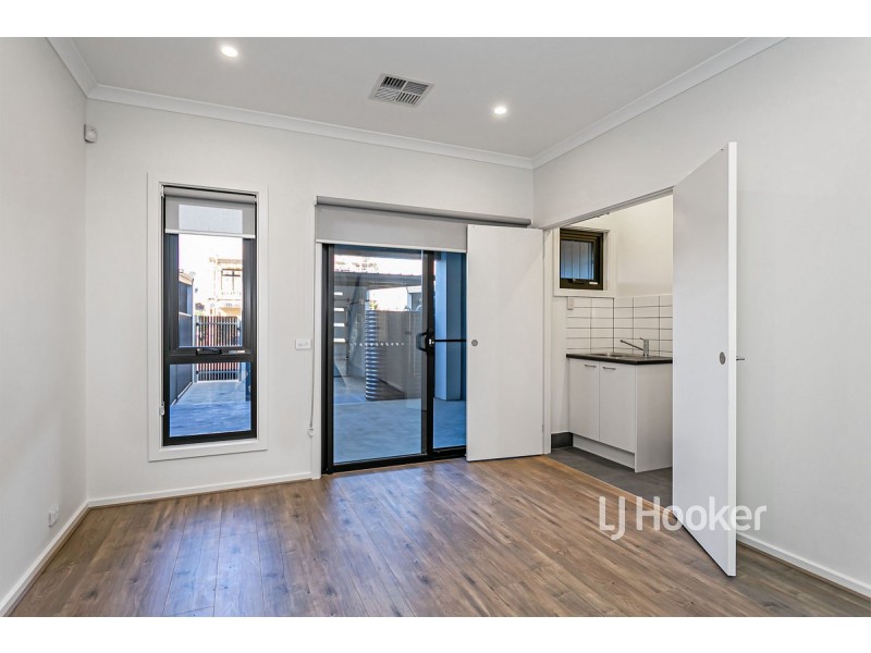 111 Troubridge Drive, West Lakes SA 5021