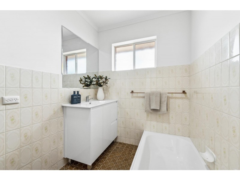 1/1 Moorea Court, West Lakes SA 5021