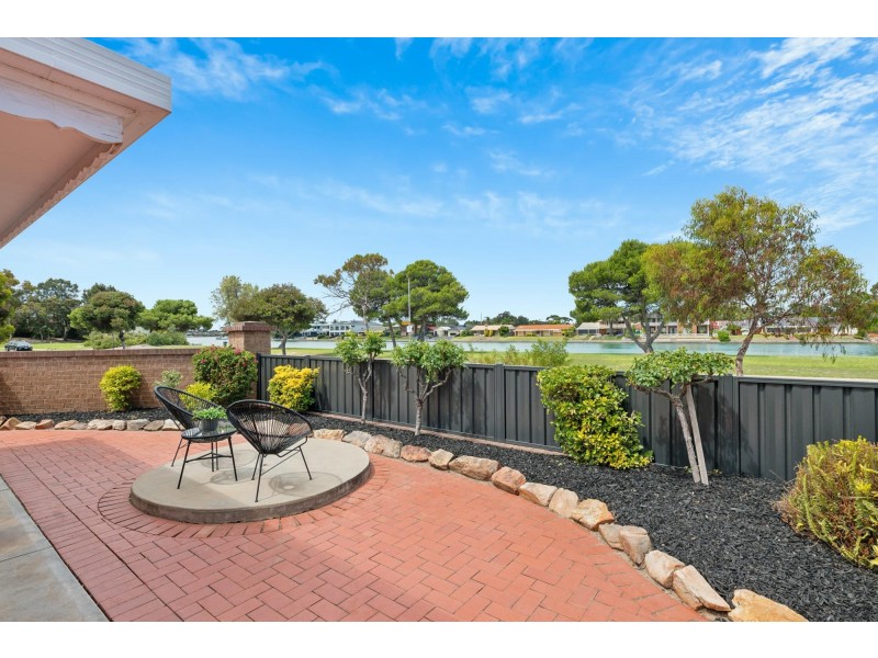 1/1 Moorea Court, West Lakes SA 5021