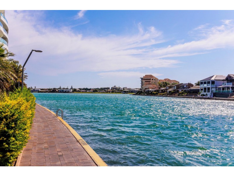 9/157 Brebner Drive, West Lakes SA 5021