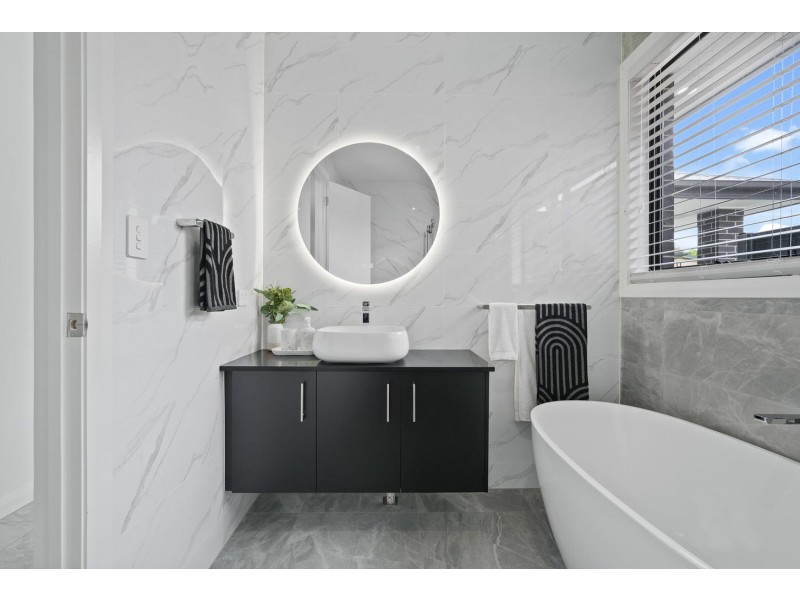 3b Fourth Avenue, Seaton SA 5023