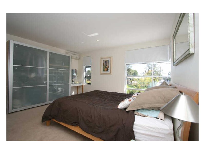 2/137 Drayton Street, Bowden SA 5007