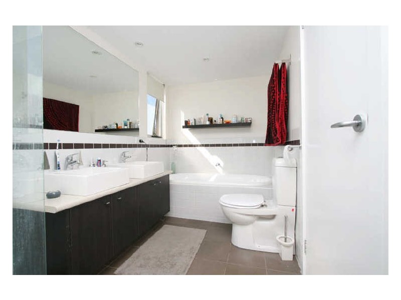 2/137 Drayton Street, Bowden SA 5007