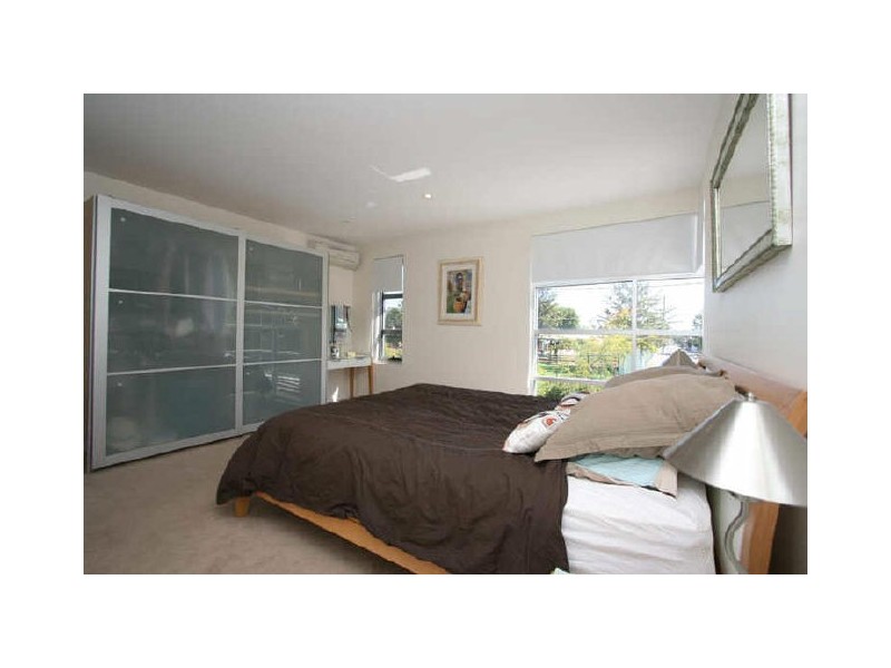 2/137 Drayton Street, Bowden SA 5007