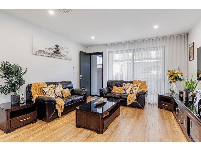 18 Symon Lane, West Lakes SA 5021