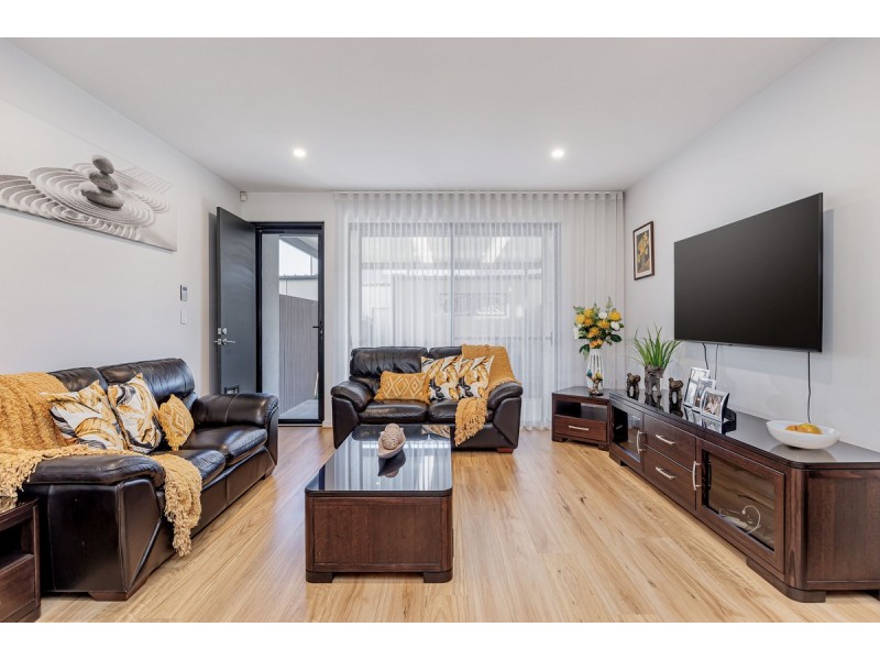 18 Symon Lane, West Lakes SA 5021