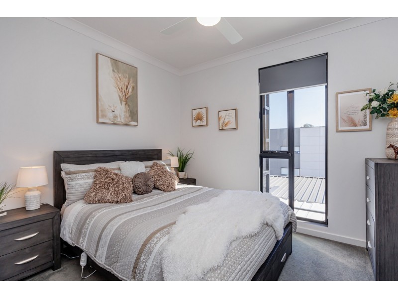 18 Symon Lane, West Lakes SA 5021