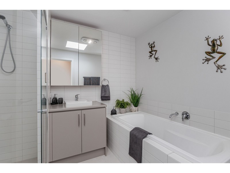 18 Symon Lane, West Lakes SA 5021