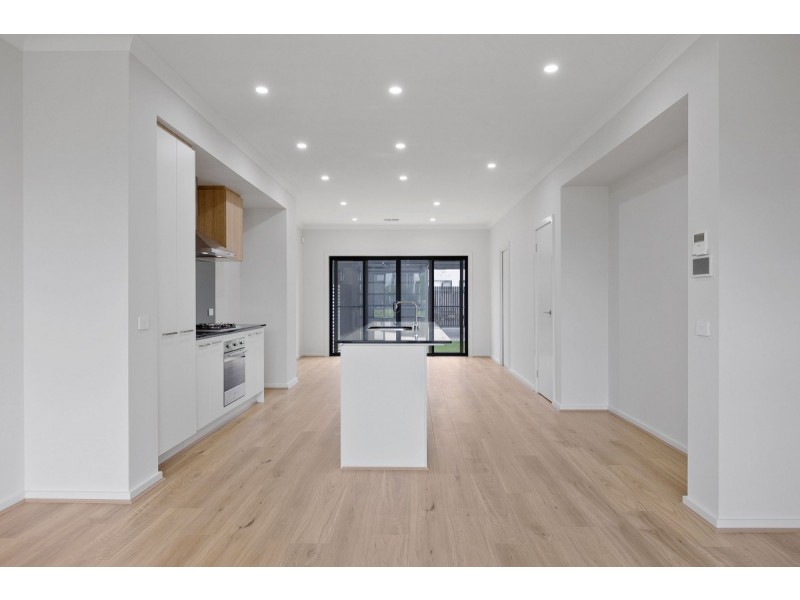 7 Saltbush Lane, West Lakes SA 5021