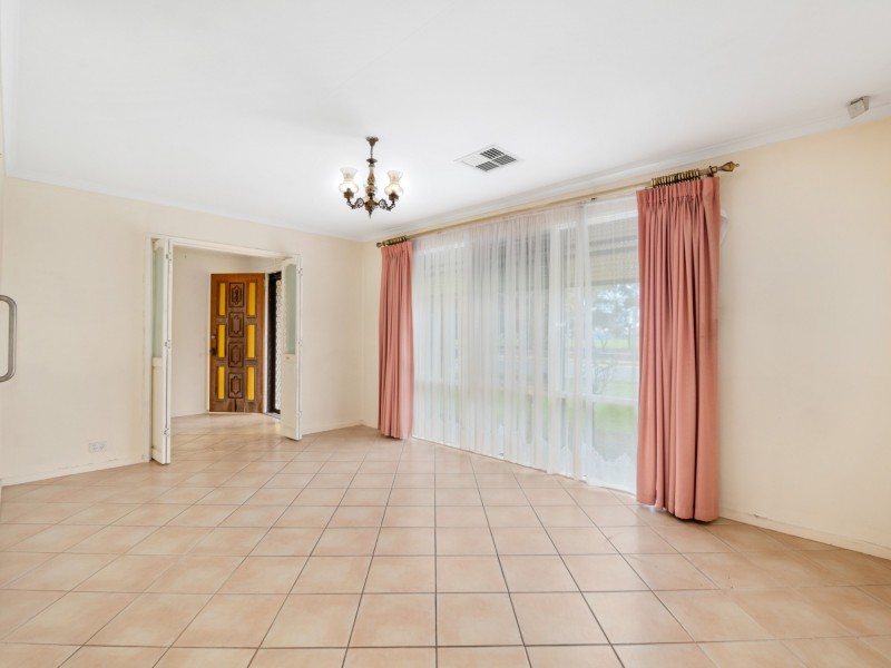 11 Hawkesbury Way, West Lakes Shore SA 5020