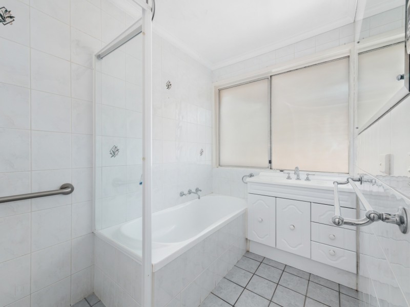 11 Hawkesbury Way, West Lakes Shore SA 5020