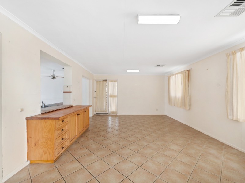 11 Hawkesbury Way, West Lakes Shore SA 5020