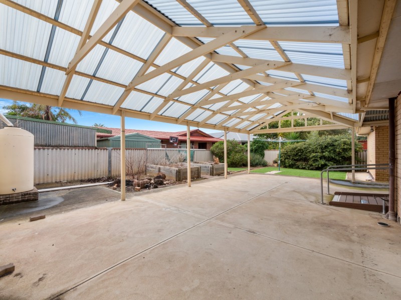 11 Hawkesbury Way, West Lakes Shore SA 5020