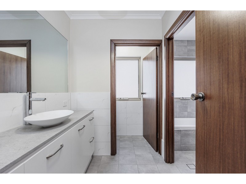 12 Martinique Court, West Lakes SA 5021