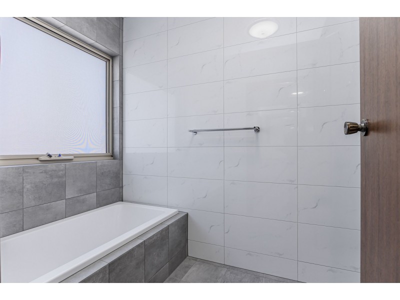 12 Martinique Court, West Lakes SA 5021