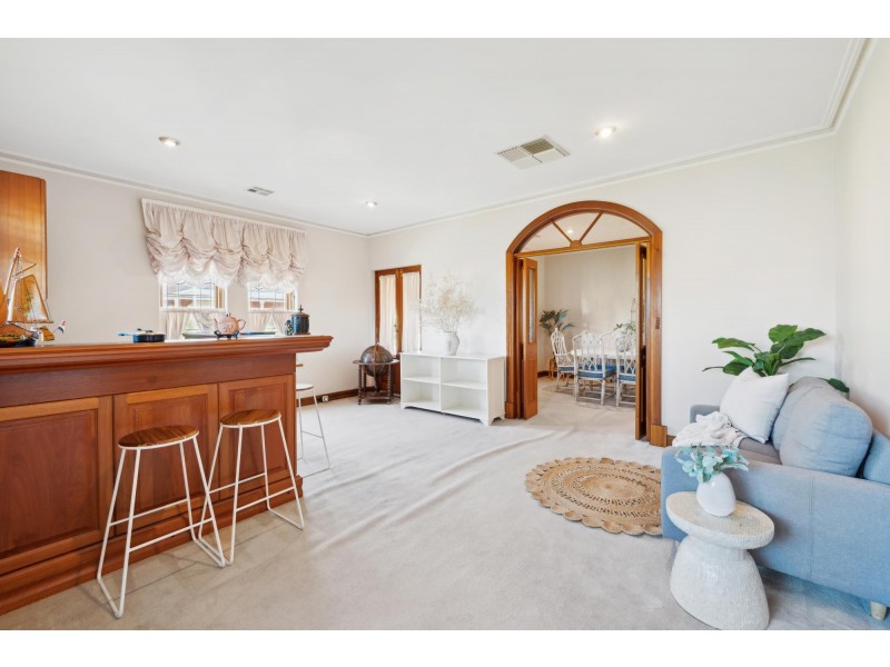 1 McDonald Grove, West Lakes SA 5021