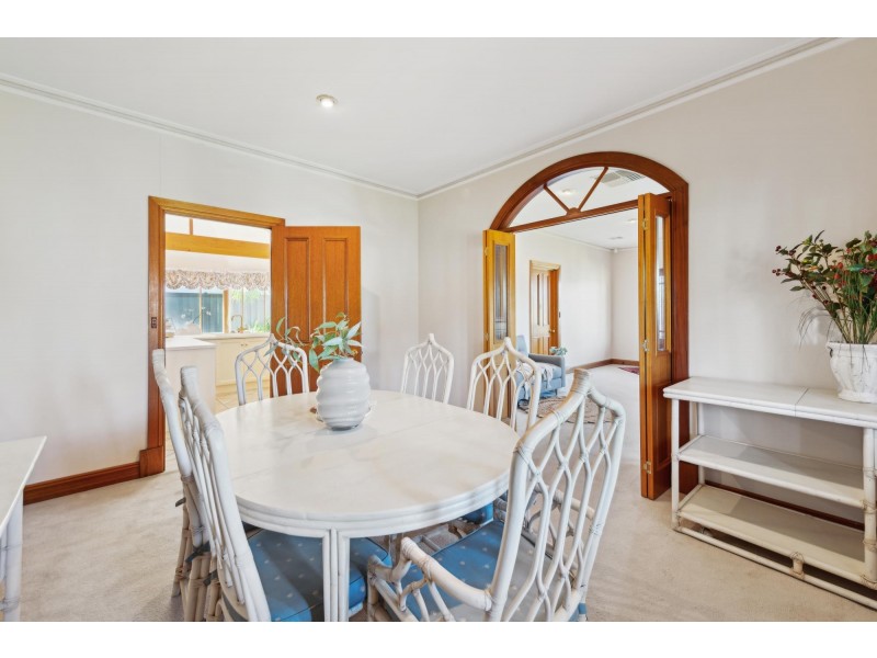 1 McDonald Grove, West Lakes SA 5021