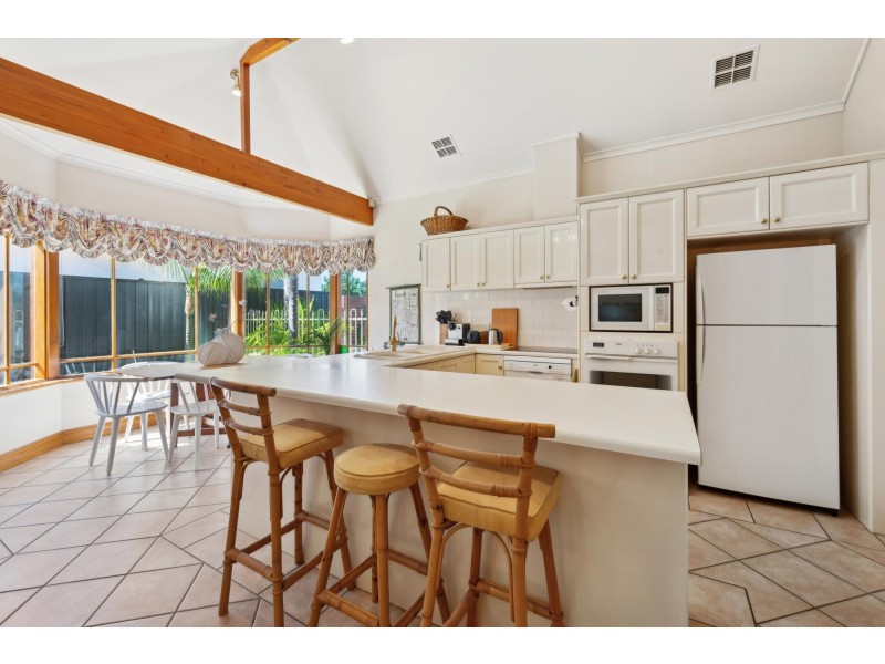 1 McDonald Grove, West Lakes SA 5021