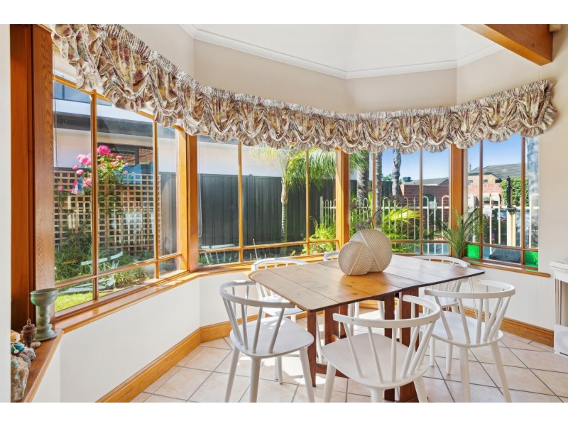 1 McDonald Grove, West Lakes SA 5021