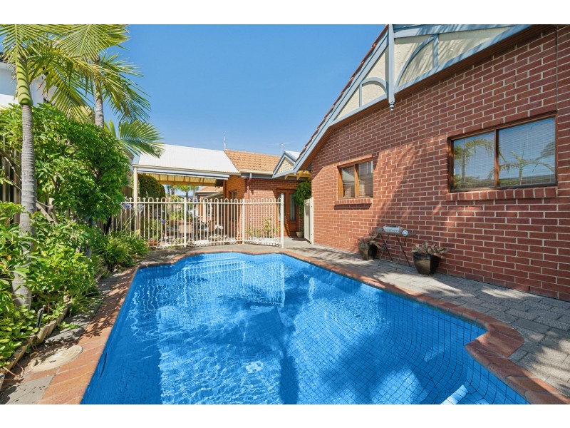1 McDonald Grove, West Lakes SA 5021